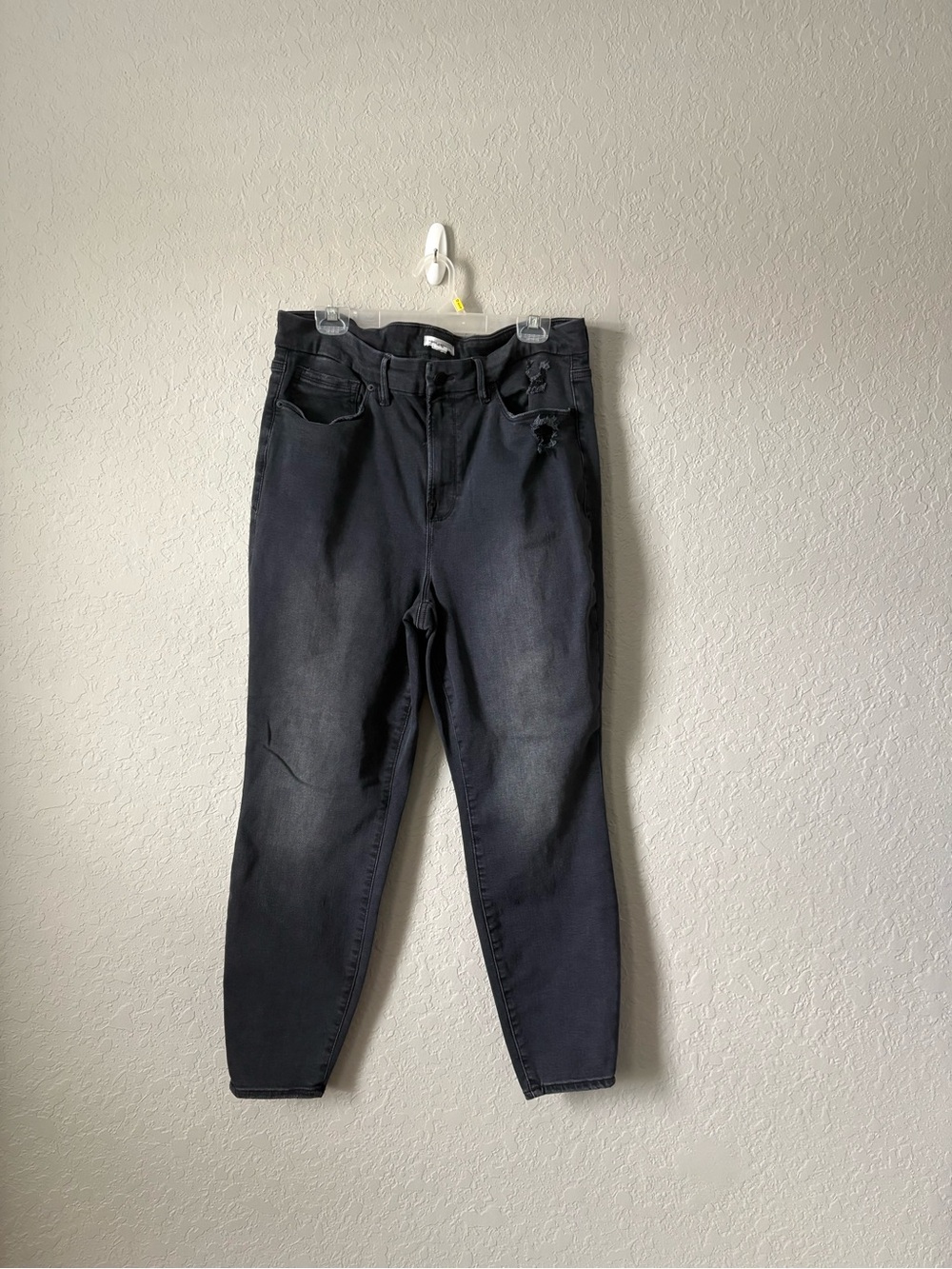 Good American Black Denim Jeans. Size 14-18